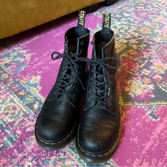 Dr Martens 1460 Leather Lace Up Boot - Picture 3 of 10